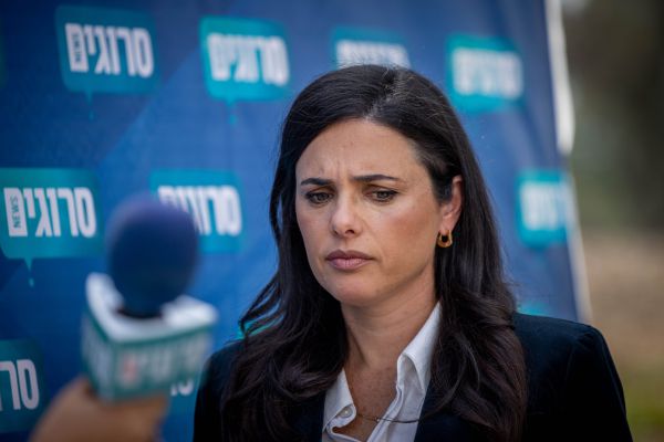 שקד על הבדיחה של ידידיה מאיר: "משפיל את עצמך"