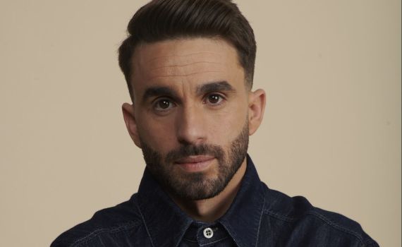 מושיקו מור בסינגל מרגש לאימו: "מאמא"