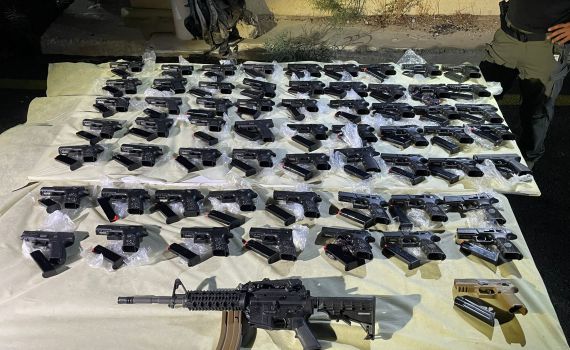 סוכלה הברחת ענק של עשרות כלי נשק בגבול ירדן