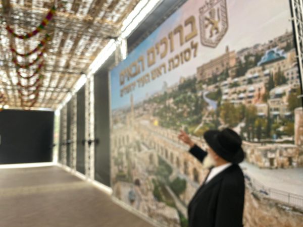 800 מ”ר: בירושלים נבנתה הסוכה הגדולה בעולם