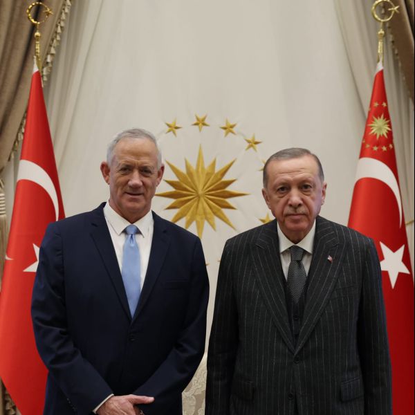 גנץ וארדואן נפגשו: "מודה על השת"פ הביטחוני"