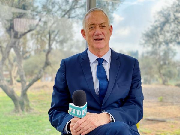 גנץ: "אני איש ימין ביטחוני. שתי מדינות? לא ריאלי"