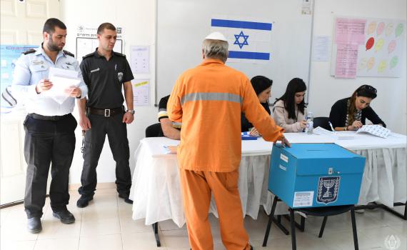 קלפי בכלא: כמה מנדטים שווים קולות האסירים?