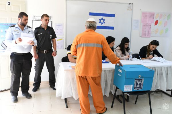 קלפי בכלא: כמה מנדטים שווים קולות האסירים?