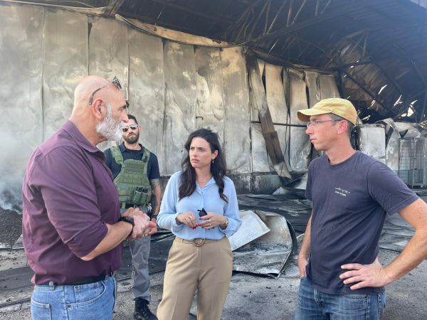 שקד במשק שהוצת: "לנהוג במחבלים ביד קשה"