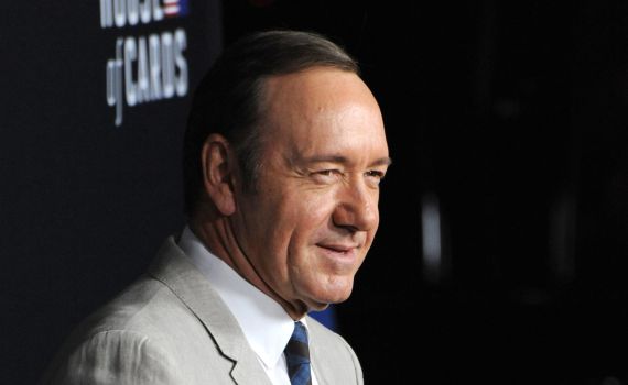 כוכב בית הקלפים במשפטו: "אבא שלי היה ניאו נאצי"