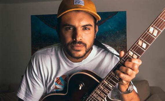 "פלאפון קטן לאדם, צעד גדול לחירות": אסף הרץ עובר לפלאפון כשר