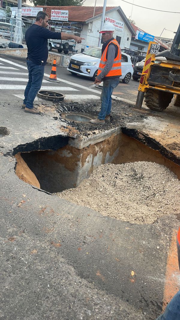 חשד לבולען נוסף: בור נפער בשדרות ירושלים בחולון