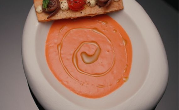 מתכון לגספצ'ו תותים עם טוסט פריך