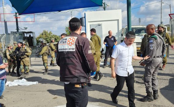 הקצין נדרס, חתר למגע והספיק לירות במחבל