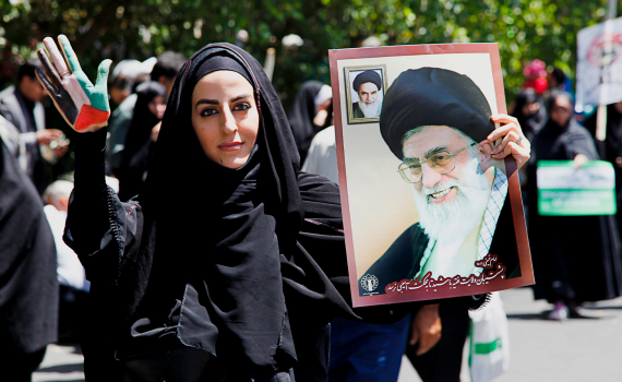 בעקבות הדיכוי האלים: הבקשה של אחיינית חמינאי