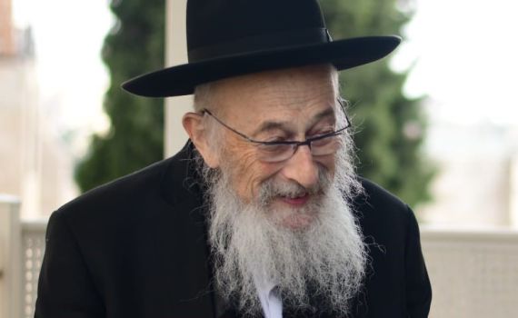 תלמיד הרב טאו: מכפישים את הרב בשביל רייטינג