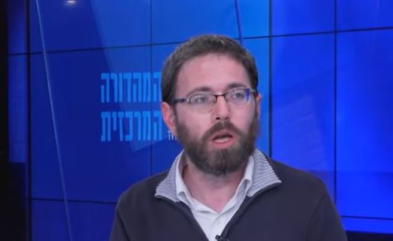 שוב מסתבך: ישראל פריי נחקר באזהרה בחשד להסתה לטרור