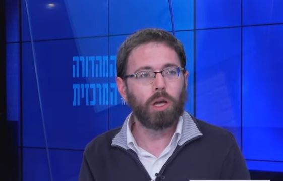 שוב מסתבך: ישראל פריי נחקר באזהרה בחשד להסתה לטרור