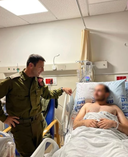 מפקד פיקוד העורף ביקר את הקצין שחיסל את המחבל