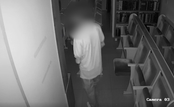 תושב רמלה נעצר בחשד לפריצה לבתי כנסת | תיעוד