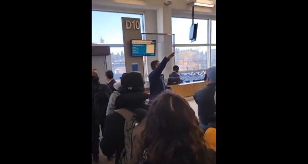 צפו במהומה לפני הטיסה: "עופו לתאי הגזים"