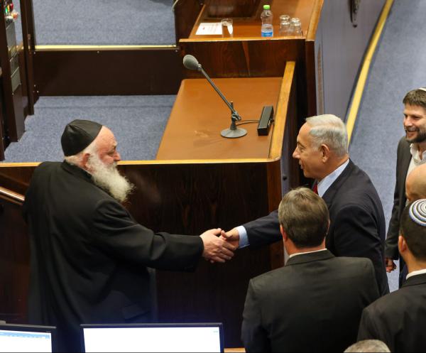 גולדקנופף מאיים לפרוש מהממשלה