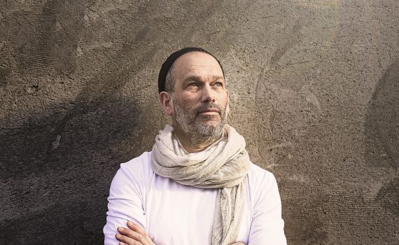 יונתן רזאל בסינגל חדש: "אל תחשוב על המחר"