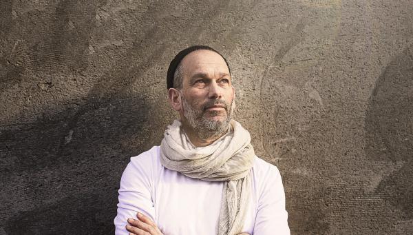 יונתן רזאל בסינגל חדש: "אל תחשוב על המחר"