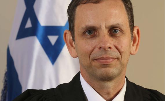 פעיל שמאל קיצוני הורשע בגזענות כלפי שוטר אתיופי