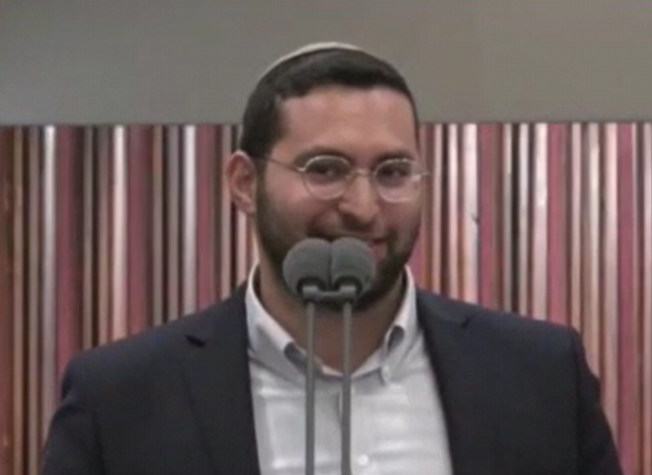 "אפשר גם בוואטסאפ" | הח"כ הסרוג חשף את מספרו האישי