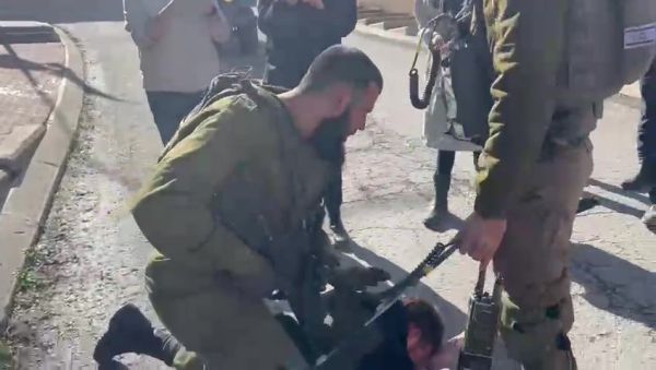 חיילים דורשים: לפתוח בחקירה נגד דובר צה"ל