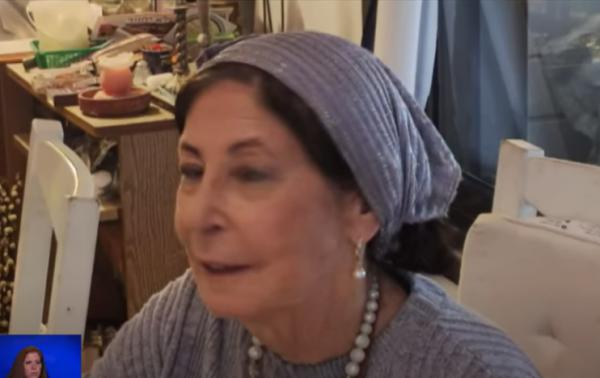 המתלוננת נגד הרב טאו: למה הצטלמתי עם כיסוי ראש?