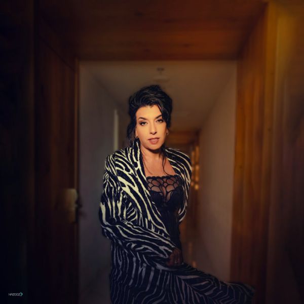 דיקלה בסינגל חדש ומיוחד: "לבד"