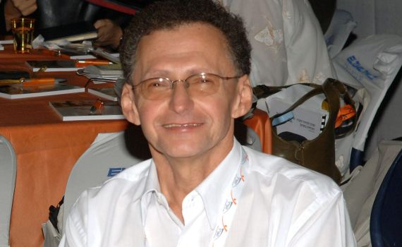 "קורא לפקידי האוצר לא לשתף פעולה עם סמוטריץ'"