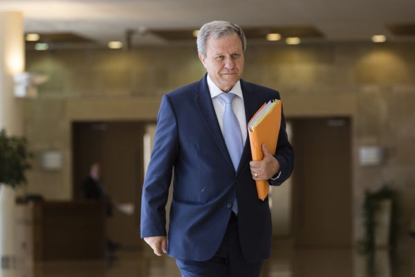 שר המשפטים לשעבר תוקף: פסקת התגברות זה אסון