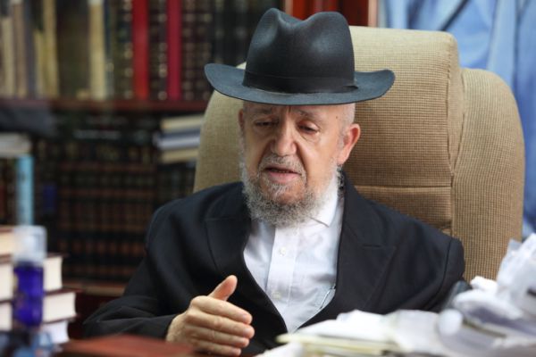 בעקבות ניצחון הימין: הרב מאזוז הורה שלא לומר תחנון