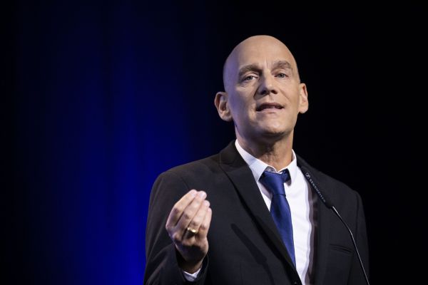 גיא פלג הוא לא קורבן, הוא בריון, והוא חושב שאתם מטומטמים