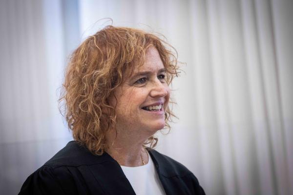 דיון: האם פעיל הליכוד יורחק מהתובעת במשפט נתניהו?