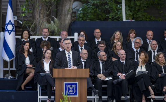 "מחשבה ששופטים מתמנים בלי פוליטיקה – לא נכונה"