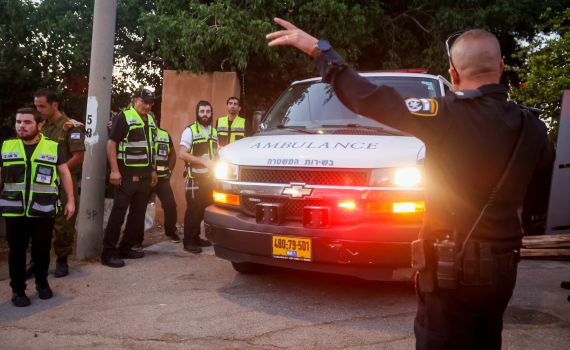 הוד השרון: בגלל בולען, החל פינוי של שני בניינים