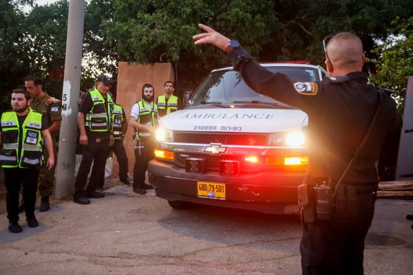 הוד השרון: בגלל בולען, החל פינוי של שני בניינים