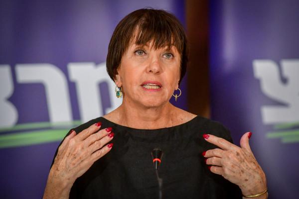 לקראת פרישה? גלאון תודיע על המשך דרכה