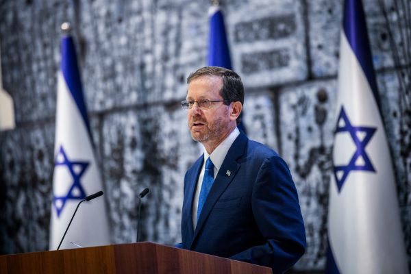 הנשיא מגיב לפיגוע: "נמשיך לעמוד איתנים ונחושים"