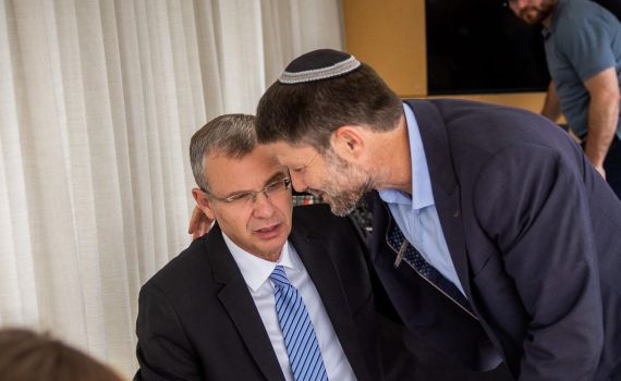 מתקפה חזיתית | יריב לוין יוצא נגד סמוטריץ