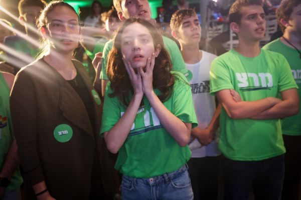 הפעילים בהלם: התבוסה של מפלגות השמאל בתמונות