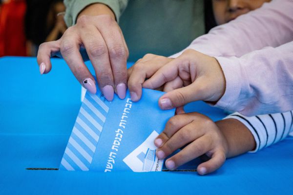 ועדת הבחירות: אחרי בדיקה – אין חשש לזיופים בקלפיות