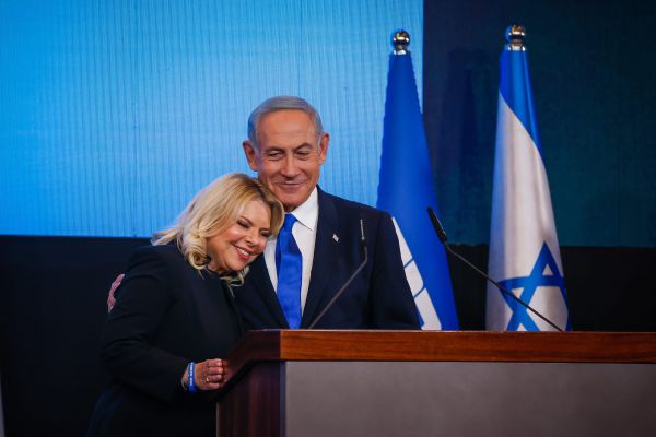 החוק שיאפשר לנתניהו לקבל תרומה אושר בטרומית