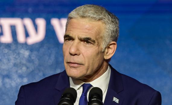 יאיר לפיד לינון מגל: הצלחת לבאס למשפחתי את החג