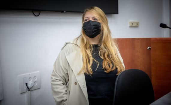 משפט נתניהו| העדה מודה: כולנו שונאים את ביבי ושרה