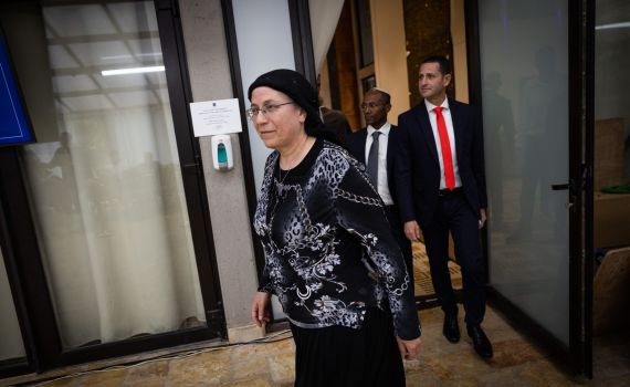 הרב אברהם יוסף מתנצל: "השרה אינה אשמה"