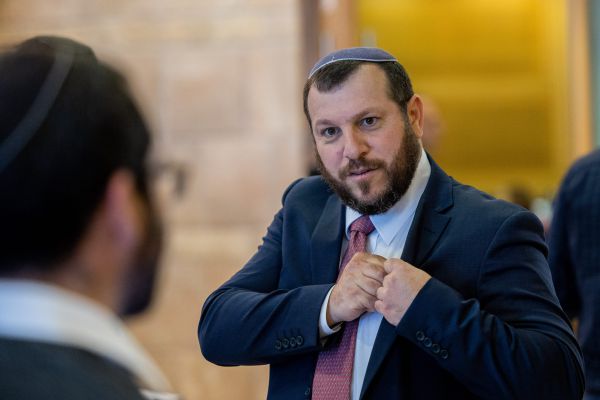 הח"כ הסרוג התערב עם המגיש בשידור חי; ומי ניצח?