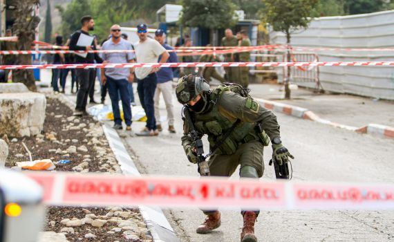 ישראל תאסור כניסת משפחת המחבל מאריאל