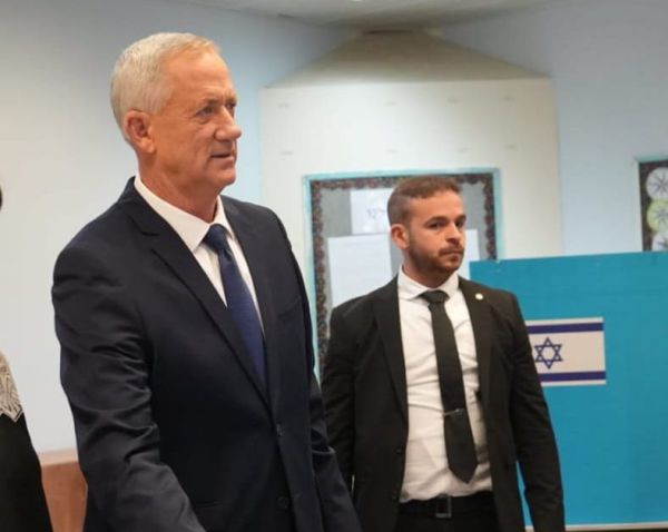 גנץ הצביע: "הבחירות הן קריאת השכמה לדמוקרטיה"