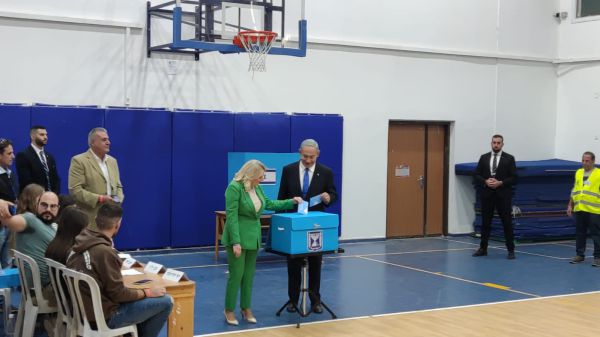 נתניהו הצביע: "מקווה שהיום יסתיים בחיוך"